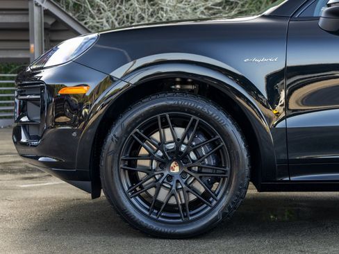 New 2026 Porsche Cayenne E-Hybrid image 13