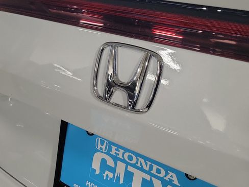 Used 2023 Honda Civic Sport image 6