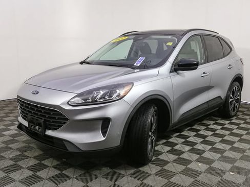 Used 2022 Ford Escape SE w/ SE Sport Appearance Package AWD/4WD image 5