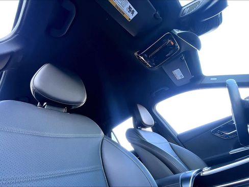 Used 2025 Mercedes-Benz GLC 300 GLC 300 image 14