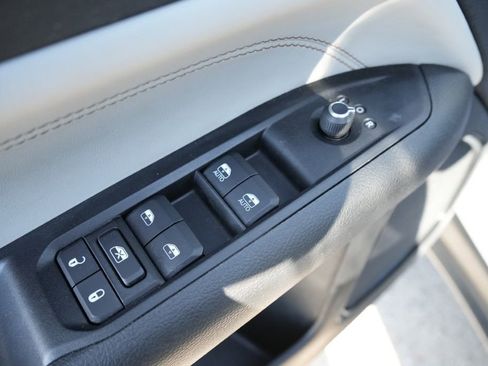 Used 2022 Jeep Compass Limited image 22