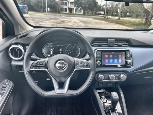 Used 2025 Nissan Versa SV image 11