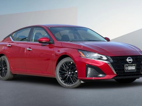 New 2025 Nissan Altima 2.5 SV w/ SV Special Edition Package image 2