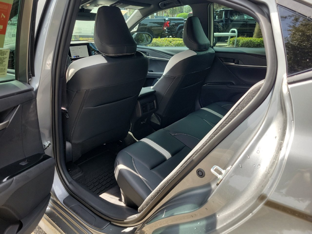 Used 2026 Toyota Camry SE FWD image 10