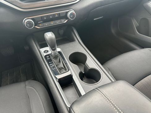 Used 2025 Nissan Altima 2.5 SV image 39