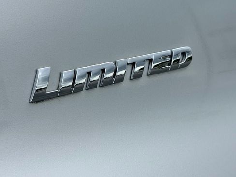 Used 2023 Toyota 4Runner Limited RWD image 6