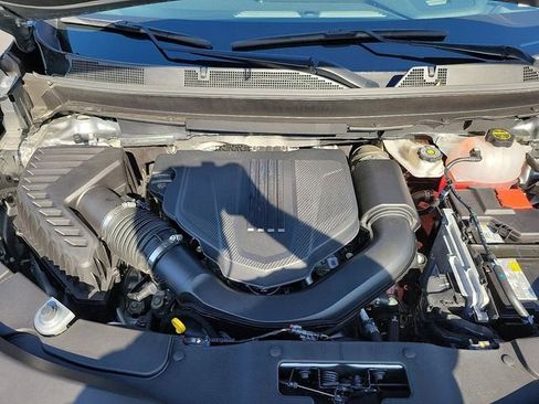 Used 2025 GMC Acadia Elevation image 25