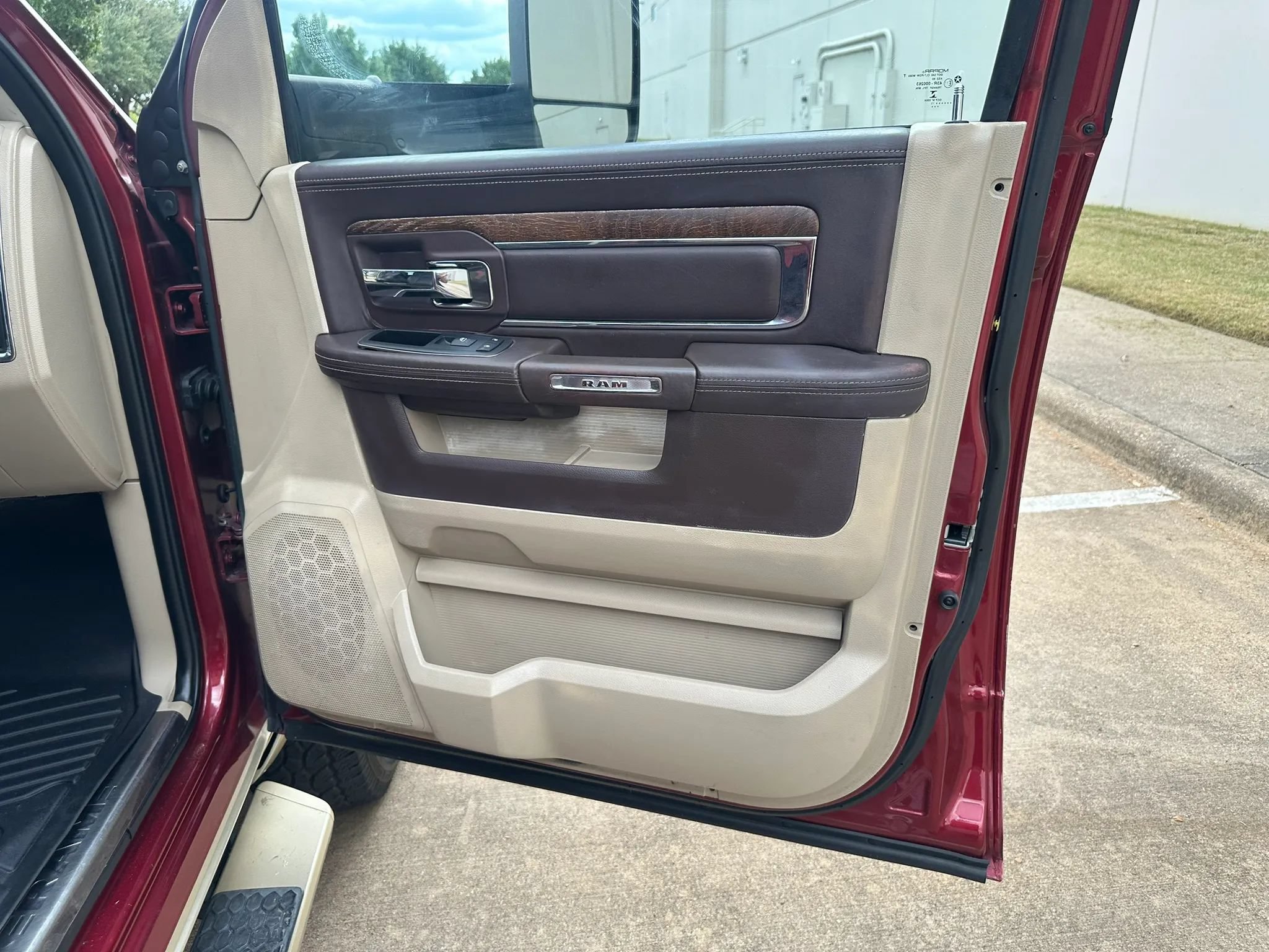 Used 2015 RAM 3500 Laramie Longhorn AWD/4WD image 31