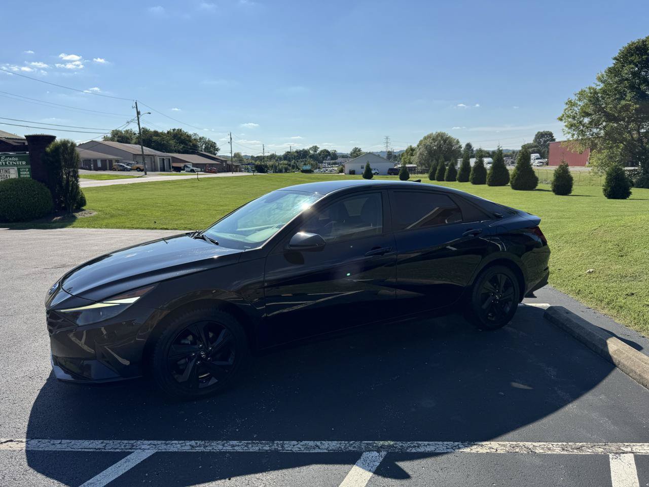 Used 2023 Hyundai Elantra Blue FWD image 3