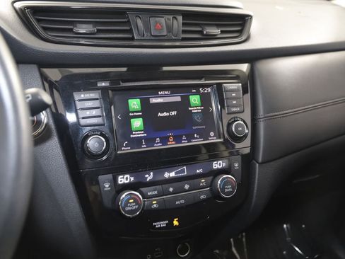 Used 2018 Nissan Rogue SL FWD image 26