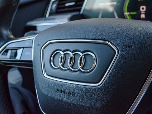 Used 2022 Audi e-tron Chronos w/ Chronos Package image 30