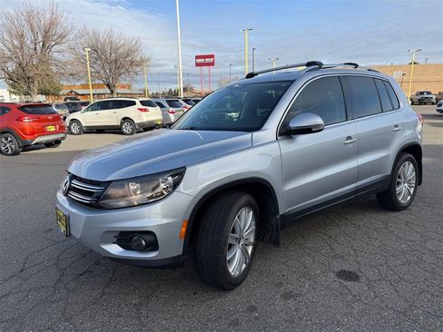 Used 2012 Volkswagen Tiguan S image 4