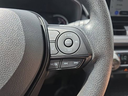 Used 2025 Toyota RAV4 XLE image 23