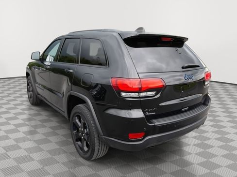 Used 2019 Jeep Grand Cherokee Laredo AWD/4WD image 7