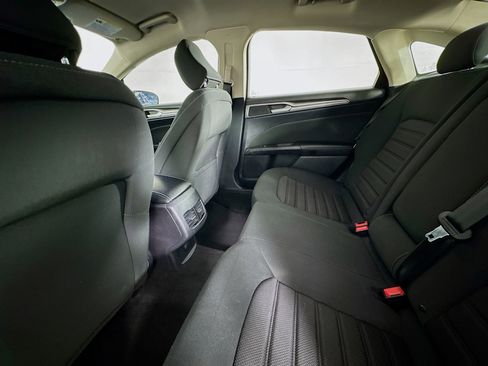 Used 2020 Ford Fusion SE FWD image 24