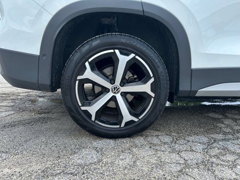 Used 2026 Volkswagen Tiguan SE AWD/4WD image 24