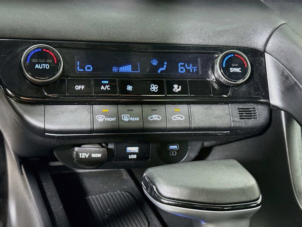 Certified 2025 Hyundai Elantra Sport FWD image 8