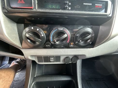 Used 2012 Toyota Tacoma PreRunner image 19