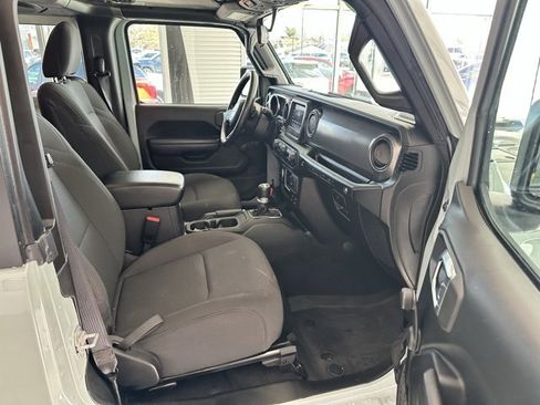 Used 2023 Jeep Wrangler Sport image 17