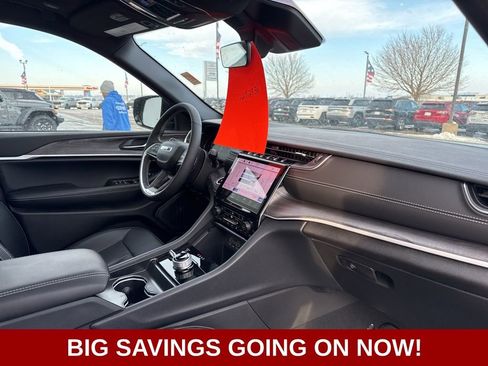 New 2025 Jeep Grand Cherokee Limited w/ Black Appearance Package image 53