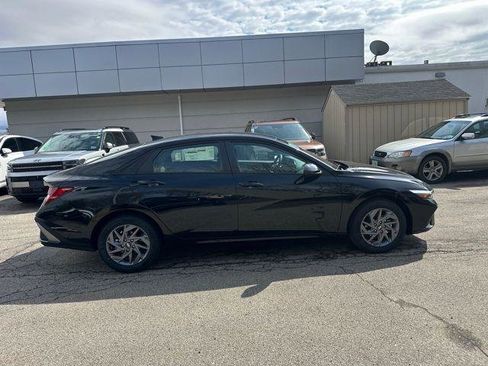 New 2026 Hyundai Elantra Blue FWD image 4