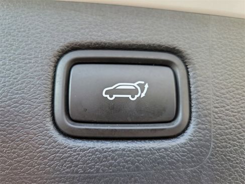 Used 2021 Hyundai Tucson Ultimate w/ Cargo Package image 11