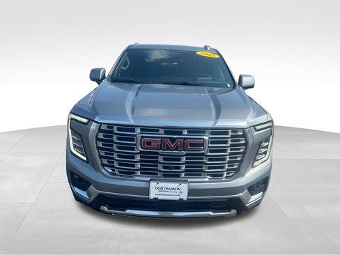 Used 2025 GMC Yukon Denali AWD/4WD image 9