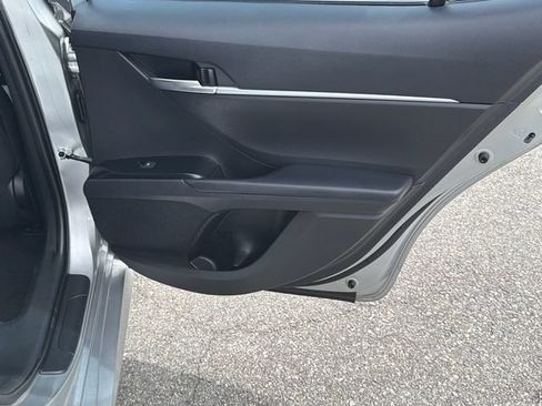 Used 2020 Toyota Camry LE FWD image 16