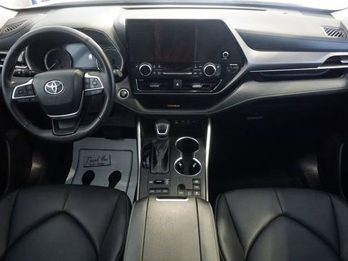 Used 2024 Toyota Highlander XLE image 29