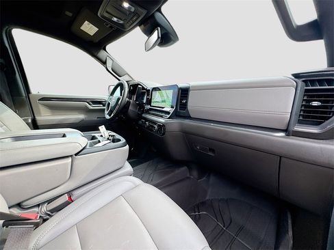 Used 2025 Chevrolet Silverado 1500 LTZ image 28