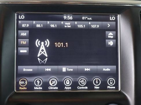Used 2018 Jeep Grand Cherokee Overland AWD/4WD image 25