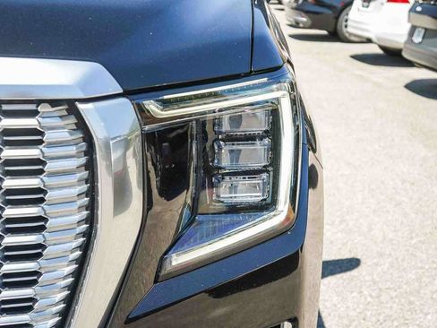 Used 2022 GMC Yukon XL Denali w/ Denali Premium Package RWD image 8