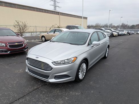 Used 2013 Ford Fusion SE image 4