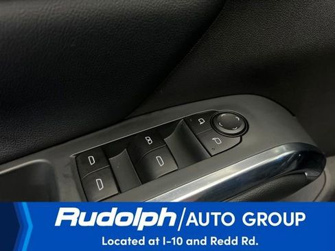 Used 2025 Chevrolet Traverse LT image 14