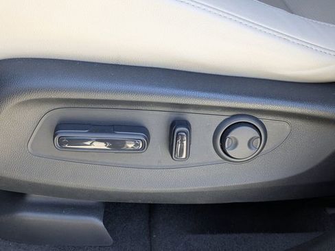 Used 2025 Honda CR-V EX-L image 19