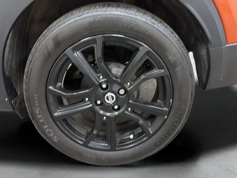 Used 2019 Nissan Kicks SR w/ Exterior Package FWD image 27