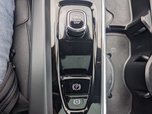 Used 2024 Volvo XC60 B5 Core w/ Protection Package Premier AWD/4WD image 28