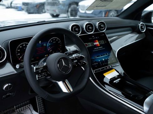 Used 2026 Mercedes-Benz GLC 300 4MATIC image 25