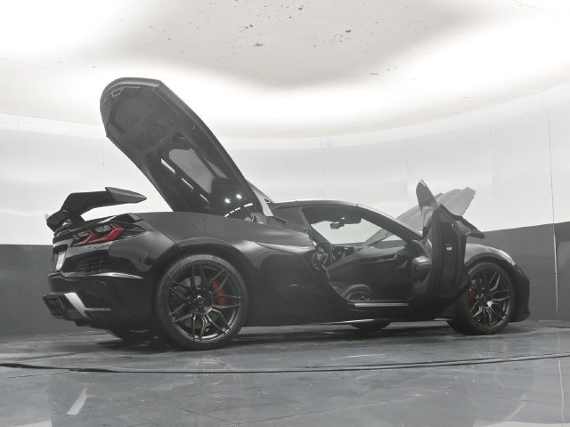 Used 2024 Chevrolet Corvette Z06 RWD image 62