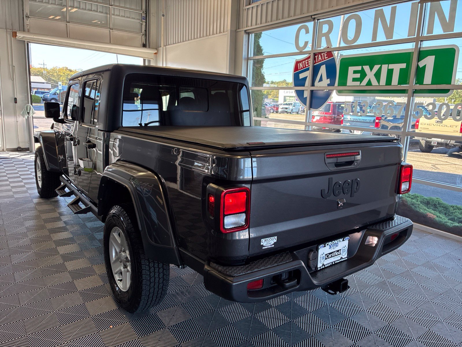 Used 2022 Jeep Gladiator Sport AWD/4WD image 4