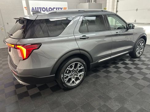 Used 2025 Ford Explorer Platinum w/ Ultimate Package AWD/4WD image 11