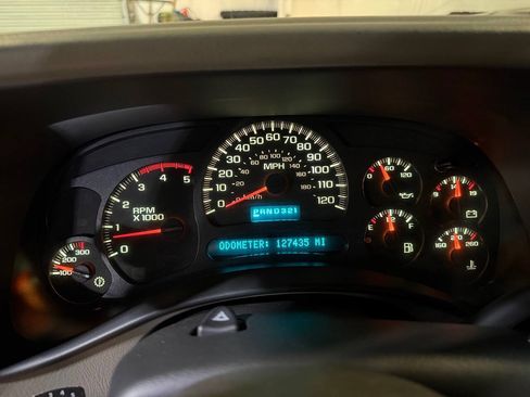 Used 2005 Chevrolet Silverado 3500 LT w/ Heavy-Duty Power Package AWD/4WD image 12
