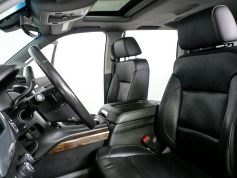 Used 2018 Chevrolet Suburban LT AWD/4WD image 5