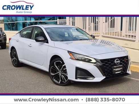 Certified 2024 Nissan Altima 2.5 SR w/ SR Premium Package AWD/4WD image 1