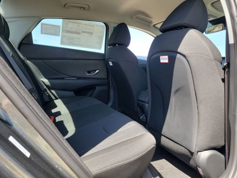 Used 2026 Hyundai Elantra SE w/ Cargo Package FWD image 18