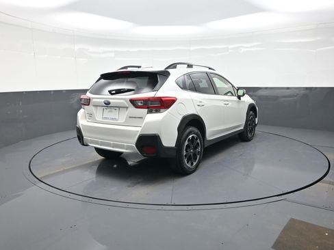 Used 2023 Subaru Crosstrek 2.0i Premium image 3