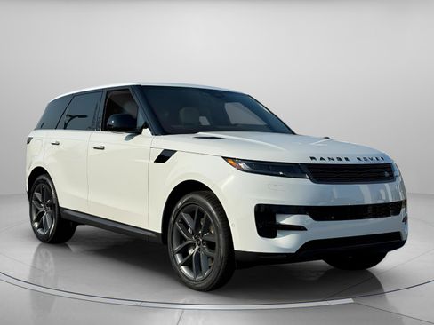 Used 2025 Land Rover Range Rover Sport SE image 6
