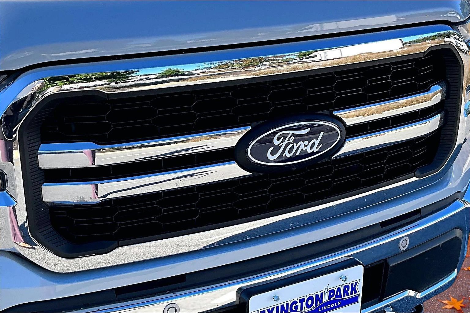 Used 2025 Ford F150 Lariat w/ Equipment Group 502A High AWD/4WD image 34