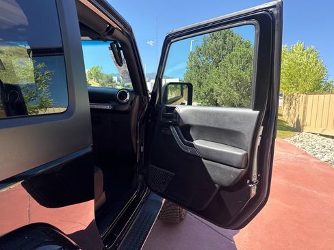 Used 2017 Jeep Wrangler Sahara w/ Dual Top Group AWD/4WD image 21