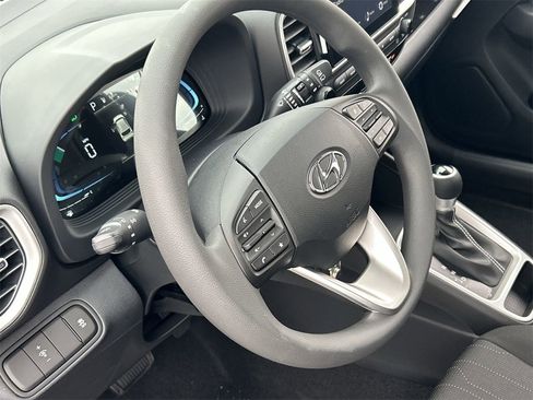 New 2026 Hyundai Venue SE image 21